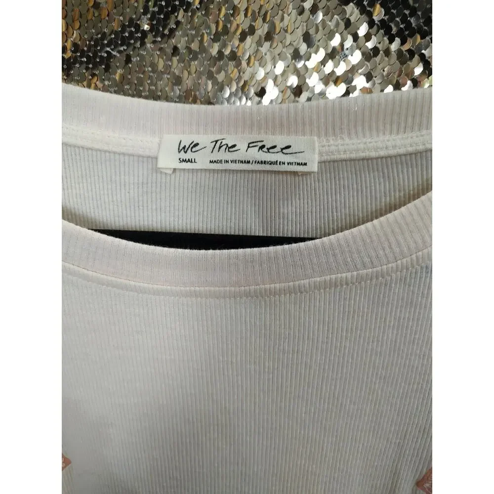 We the Free Feelin It Tee in Peach Floral Embroidered Size Small Oversized